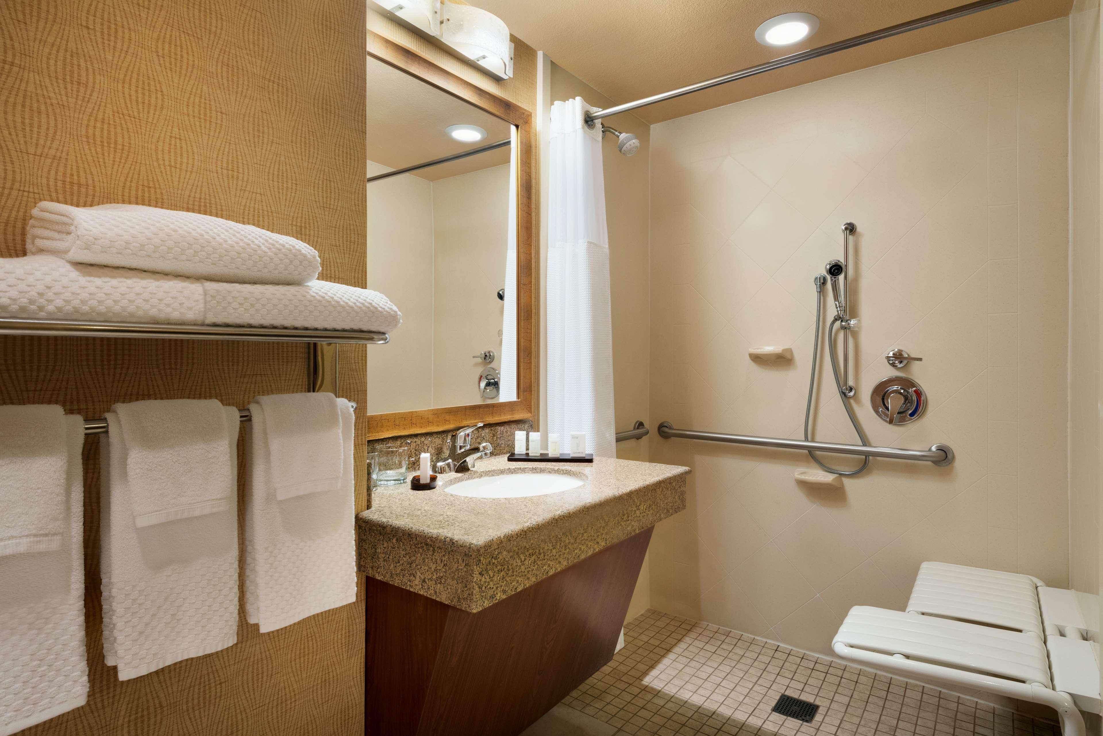 Embassy Suites East Peoria Hotel And Riverfront Conference Center Kültér fotó